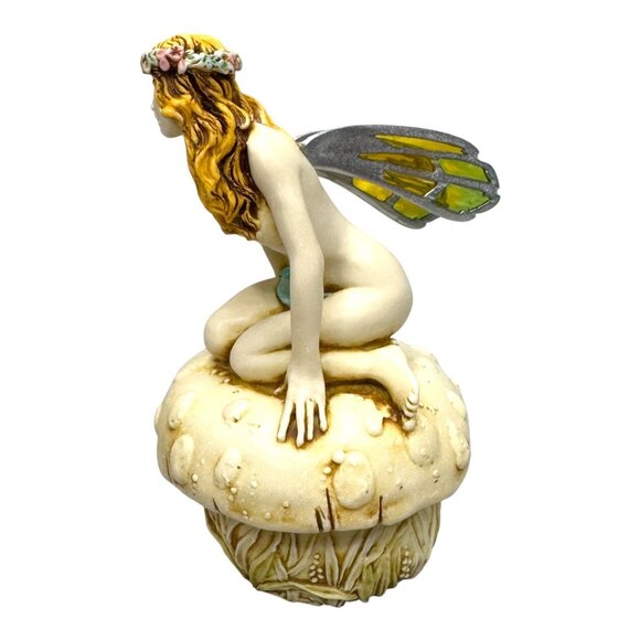 Helleborine Fairy Trinket Box Sitting On Mushroom Isle Gramarye Harmony Kingdom - Picture 9 of 10